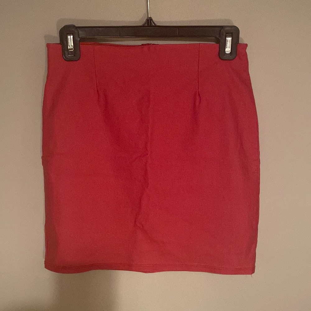 Faded look, red windsor skirt